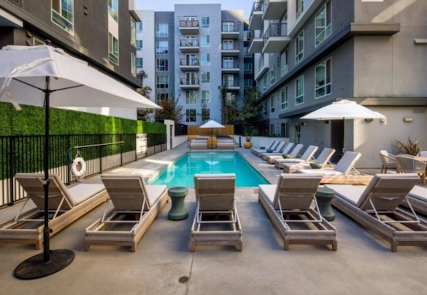 spacious pool with ample seating and reclining seats